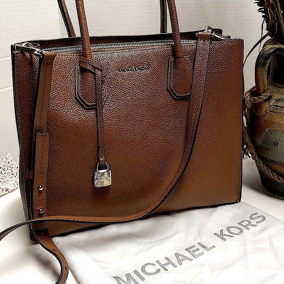 SOLD Like New Michael Kors Saffiano Leather Handbag - Picture 6 of 14